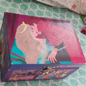vintage Sleeping Beauty Deluxe jewelry music box